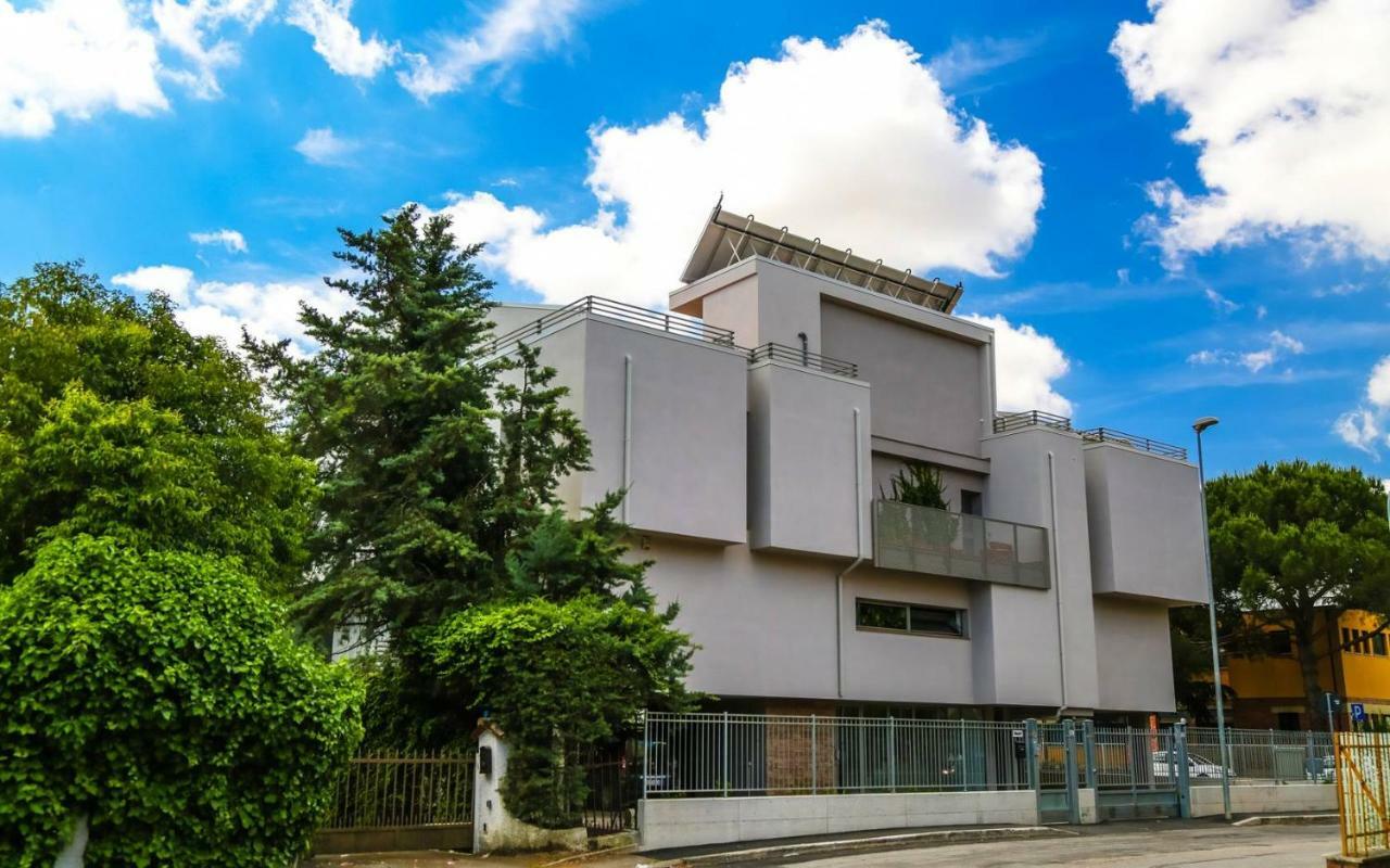 B&B Warmup Grosseto - Parcheggio Incluso Nella Corte Interna Dış mekan fotoğraf